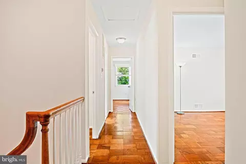 Entry Way - 11311 Handlebar Rd, Reston, VA 20191 photo 7 of 8