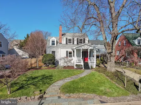 2836 Meadow Ln, Falls Church, VA 22042