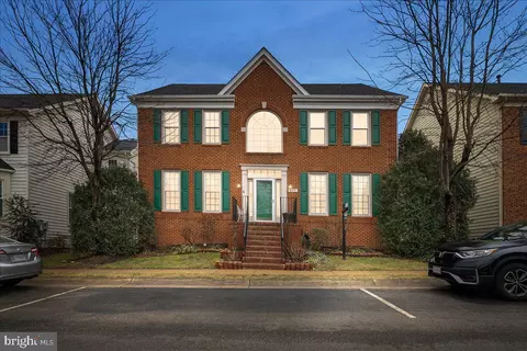 6475 Patuxent Vista Dr, Alexandria, VA 22312