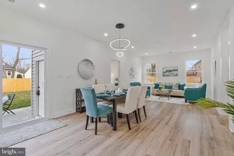 656 Stuart Ct, Herndon, VA 20170 photo 12