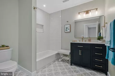 656 Stuart Ct, Herndon, VA 20170 photo 23