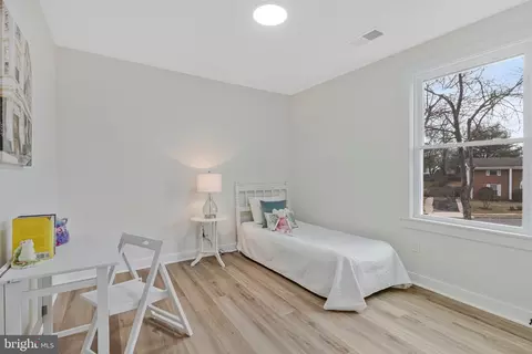 656 Stuart Ct, Herndon, VA 20170 photo 28