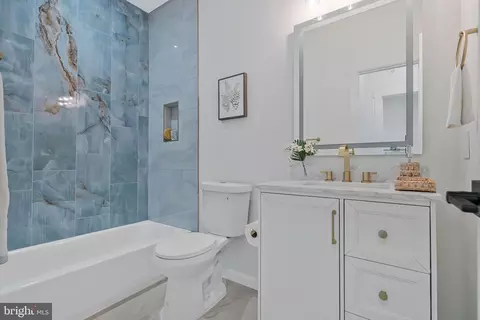 656 Stuart Ct, Herndon, VA 20170 photo 20