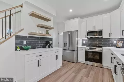 656 Stuart Ct, Herndon, VA 20170 photo 11
