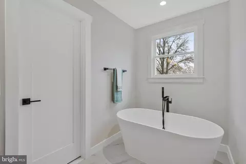 656 Stuart Ct, Herndon, VA 20170 photo 34