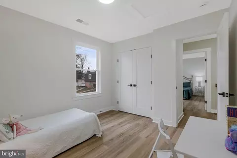 656 Stuart Ct, Herndon, VA 20170 photo 29