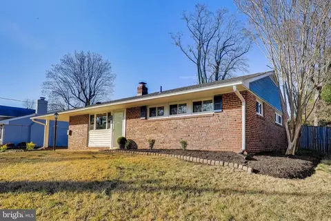 7402 Inzer St, Springfield, VA 22151 photo 3