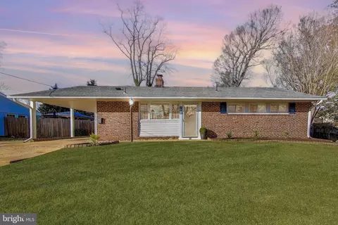 7402 Inzer St, Springfield, VA 22151