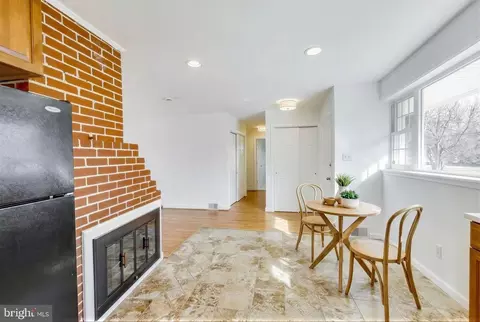 7402 Inzer St, Springfield, VA 22151 photo 7