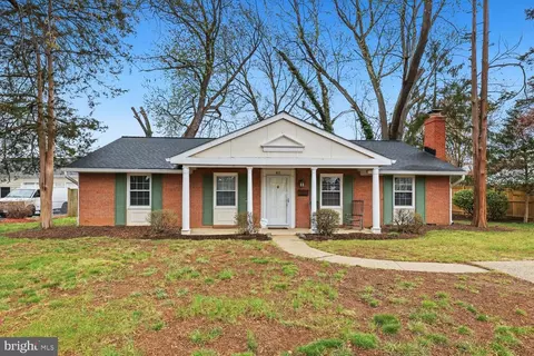 412 Patrick Ln, Herndon, VA 20170
