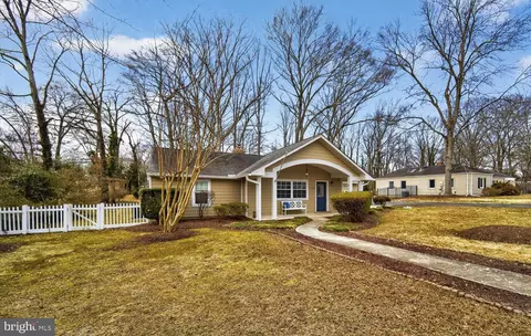 7716 Frances Dr, Alexandria, VA 22306
