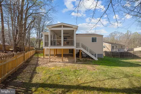Exterior - 8463 Yellow Leaf Ct, Springfield, VA 22153 photo 3 of 6