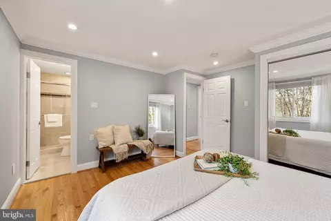 Bedroom - 8463 Yellow Leaf Ct, Springfield, VA 22153 photo 3 of 4