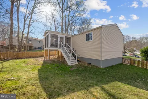 Exterior - 8463 Yellow Leaf Ct, Springfield, VA 22153 photo 4 of 6