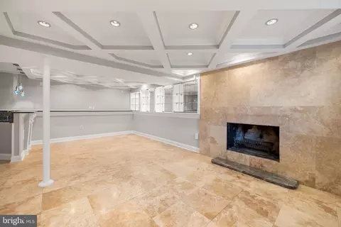 Living - 8463 Yellow Leaf Ct, Springfield, VA 22153 photo 5 of 7