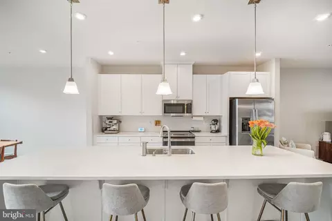 2747 Velocity Rd #30F, Herndon, VA 20171