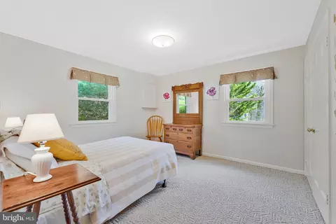 Bedroom - 1438 Brookhaven Dr, Mclean, VA 22101 photo 7 of 8