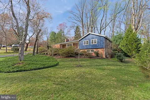 1438 Brookhaven Dr, Mclean, VA 22101