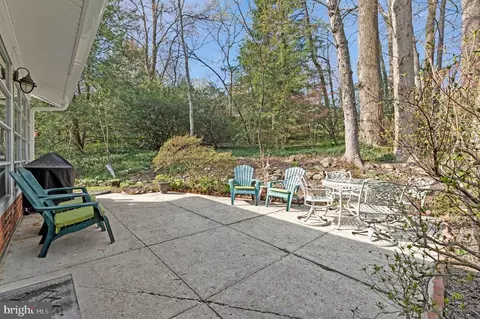 Exterior - 1438 Brookhaven Dr, Mclean, VA 22101 photo 16 of 23