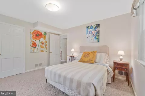 Bedroom - 1438 Brookhaven Dr, Mclean, VA 22101 photo 8 of 8
