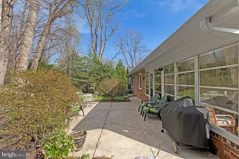 Exterior - 1438 Brookhaven Dr, Mclean, VA 22101 photo 15 of 23