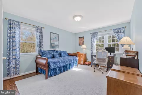 Bedroom - 1438 Brookhaven Dr, Mclean, VA 22101 photo 5 of 8