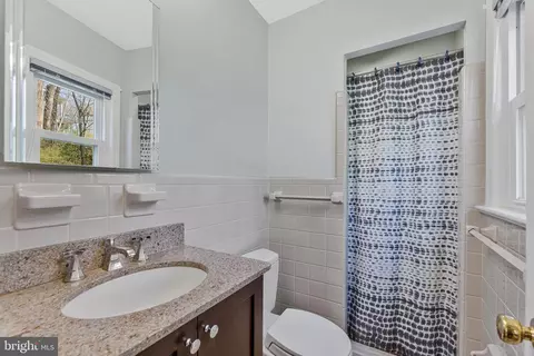 Bath - 1438 Brookhaven Dr, Mclean, VA 22101 photo 1 of 3