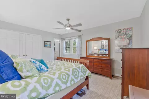 Bedroom - 1438 Brookhaven Dr, Mclean, VA 22101 photo 3 of 8