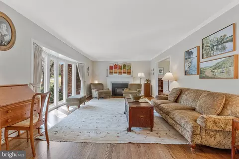 Living - 1438 Brookhaven Dr, Mclean, VA 22101 photo 2 of 3