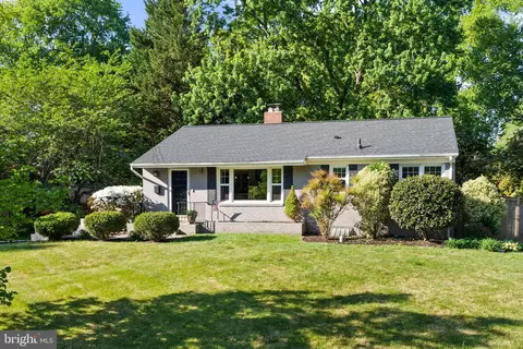 2001 Paul Spring Pkwy, Alexandria, VA 22308