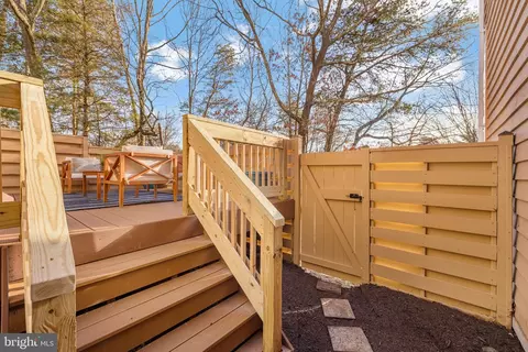 Exterior - 1509 Deer Point Way, Reston, VA 20194 photo 6 of 9