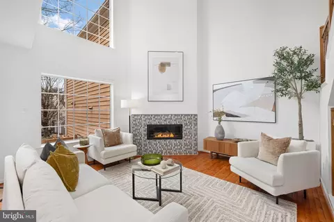 1509 Deer Point Way, Reston, VA 20194