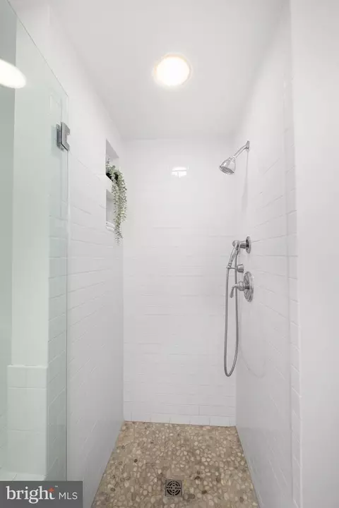 Bath - 1509 Deer Point Way, Reston, VA 20194 photo 3 of 4