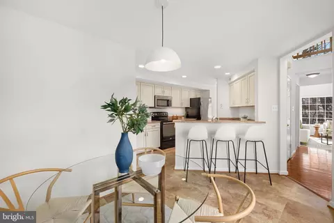 Dining - 1509 Deer Point Way, Reston, VA 20194 photo 4 of 6