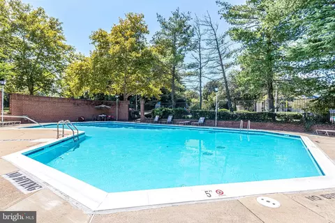 7598 L Lakeside Village Dr #L, Falls Church, VA 22042