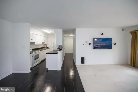 Entry Way - 5902 Queenston St # -B, Springfield, VA 22152 photo 1 of 4