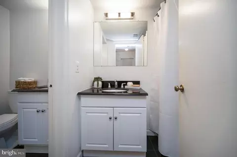 Bath - 5902 Queenston St # -B, Springfield, VA 22152 photo 3 of 3
