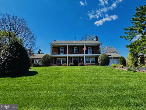 7210 Park Terrace Dr, Alexandria, VA 22307