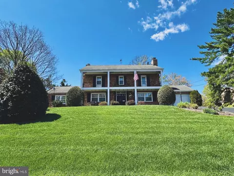 7210 Park Terrace Dr, Alexandria, VA 22307