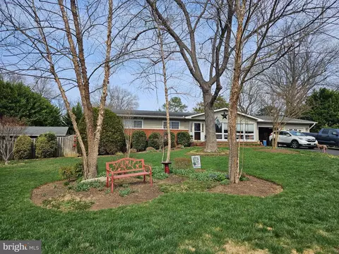 4404 Phylliss St, Alexandria, VA 22309