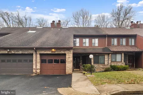 11611 Clubhouse Ct, Reston, VA 20190