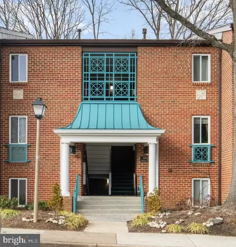 11820 Breton Ct #12B, Reston, VA 20191