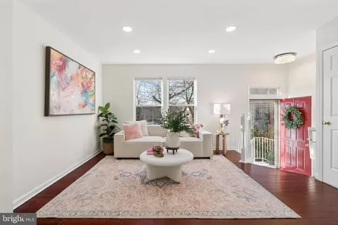Entry Way - 6350 Racetec Pl, Springfield, VA 22150 photo 2 of 16