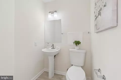 Entry Way - 6350 Racetec Pl, Springfield, VA 22150 photo 11 of 16