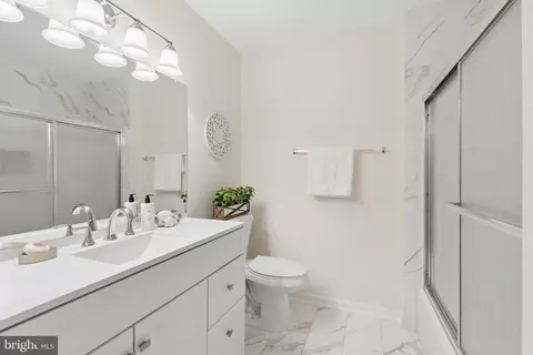 Bath - 6350 Racetec Pl, Springfield, VA 22150 photo 2 of 2
