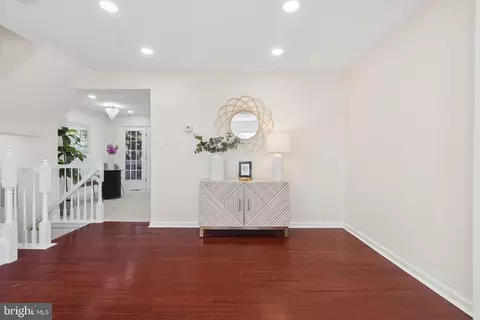 Entry Way - 6350 Racetec Pl, Springfield, VA 22150 photo 5 of 16