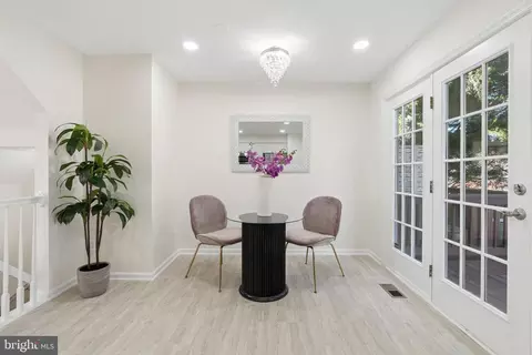 Entry Way - 6350 Racetec Pl, Springfield, VA 22150 photo 9 of 16