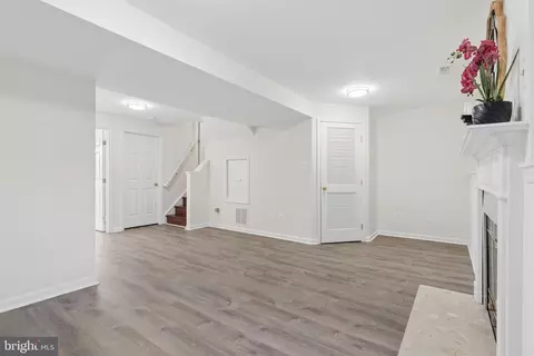 Living - 6350 Racetec Pl, Springfield, VA 22150 photo 3 of 3