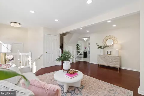 Entry Way - 6350 Racetec Pl, Springfield, VA 22150 photo 4 of 16