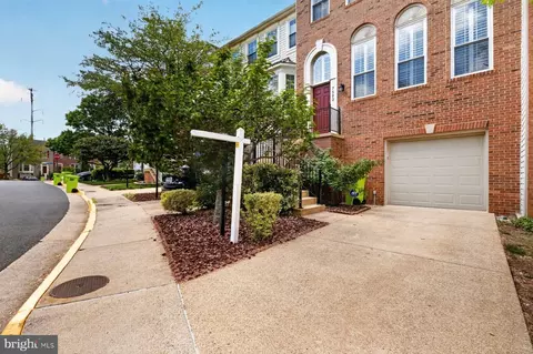 7502 Shirley Hunter Way, Alexandria, VA 22315